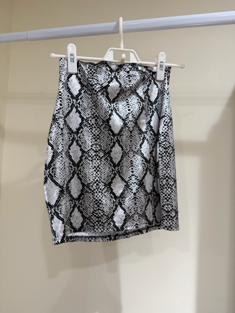 Snake-Print Mini Skirt - Black & White